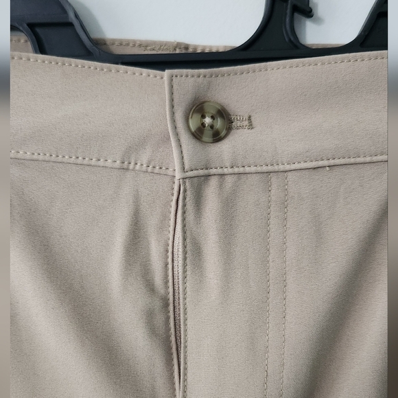 🩳 Ben Hogan Performance Men’s Pants – Size 42x30 – Tan – NWT – UPF 50+ - Picture 4 of 14